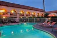 Swimming Pool Four Points by Sheraton Tucson Airport