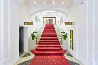 Lobby 4 J5 Hotels Helvetie Montreux