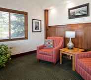 Lobby 6 SureStay Plus Hotel by Best Western Buffalo