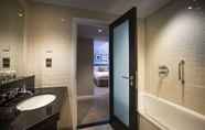 In-room Bathroom 5 The Clermont London, Victoria