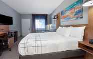 Bedroom 5 La Quinta Inn & Suites by Wyndham Ft. Myers-Sanibel Gateway