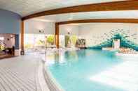 Swimming Pool Ibis Quiberon Spa and Wellness