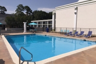 Swimming Pool Days Inn by Wyndham Natchez