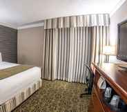 Bedroom 6 Salt Lake Plaza Hotel SureStay Collection by Best Western
