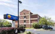 Bangunan 3 Comfort Inn at Joint Base Andrews