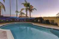 Swimming Pool La Quinta Inn & Suites by Wyndham San Diego Mission Bay