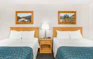 Bedroom 5 Days Inn by Wyndham West Jefferson
