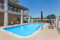 Swimming Pool Super 8 by Wyndham Columbia