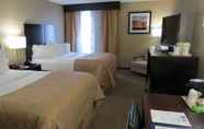 ห้องนอน 5 Best Western Harrisburg North Hotel