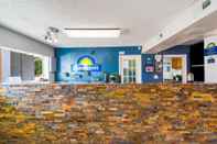 Lobby Days Inn by Wyndham Raleigh Glenwood-Crabtree