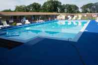 Swimming Pool Atlantic Inn & Suites