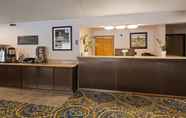 Lobi 4 Quality Inn & Suites Red Wing