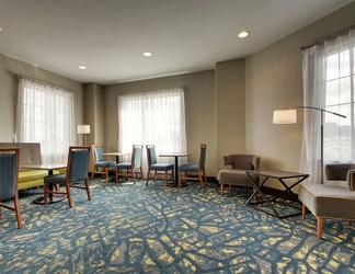 Sảnh chờ 2 Hampton Inn Pawtucket