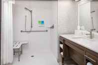 In-room Bathroom Home2 Suites by Hilton Valdosta, GA