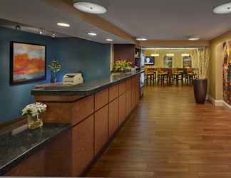 Lobi 2 Fairfield Inn And Suites By Marriott Palm Beach