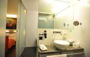 In-room Bathroom 6 Hotel Aare Thun