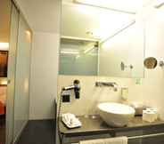 In-room Bathroom 6 Hotel Aare Thun