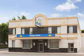 Exterior 4 Days Inn by Wyndham Toronto East Beaches