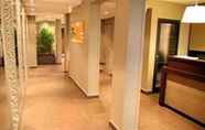 Lobby 3 Best Western Hotel Le Montmartre Saint Pierre