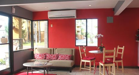 Lobby 2 Ramada by Wyndham near SeaWorld / Mission Beach