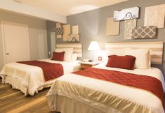 Bedroom 7 Ramada by Wyndham near SeaWorld / Mission Beach