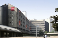 Exterior ibis Milano Ca Granda