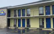 Bangunan 2 Days Inn by Wyndham Aiken - Interstate Hwy 20