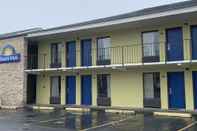 Exterior Days Inn by Wyndham Aiken - Interstate Hwy 20