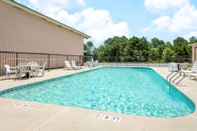 Swimming Pool Days Inn by Wyndham Aiken - Interstate Hwy 20