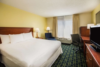 Bedroom 4 Days Inn by Wyndham Florence Near Civic Center