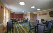 Functional Hall 3 Days Inn by Wyndham Florence Near Civic Center