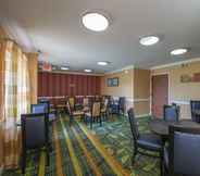 Functional Hall 3 Days Inn by Wyndham Florence Near Civic Center