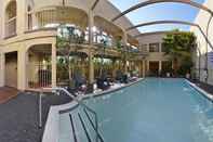 Swimming Pool Studio 6 Suites Lawndale, CA – South Bay