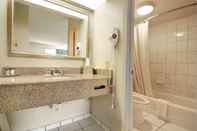 Toilet Kamar Key West Inn - Newport News