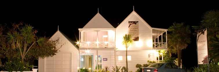 Exterior Hananui Lodge and Apartments