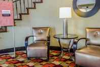 Lobby Baymont by Wyndham Harrisburg