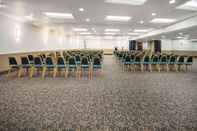 Functional Hall Ramada by Wyndham Burbank Airport
