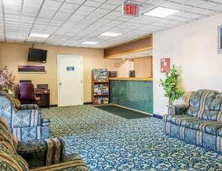 Lobi 2 Econo Lodge Cranston - Providence