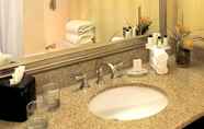 In-room Bathroom 7 Embassy Suites by Hilton Fort Lauderdale 17th Street