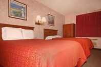 Bedroom Econo Lodge