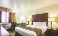 Kamar Tidur 6 La Quinta Inn & Suites by Wyndham Woodburn