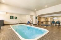 Swimming Pool La Quinta Inn & Suites by Wyndham Glenwood Springs