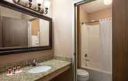 In-room Bathroom 2 Baymont by Wyndham Mandan Bismarck Area