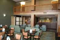 Bar, Cafe and Lounge Comfort Inn Pine Grove