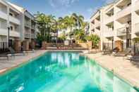 Swimming Pool Courtyard by Marriott West Palm Beach