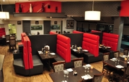 Restoran 2 Quality Inn & Suites Brossard