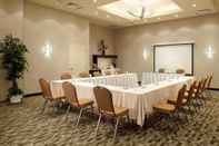 Functional Hall Quality Inn & Suites Brossard