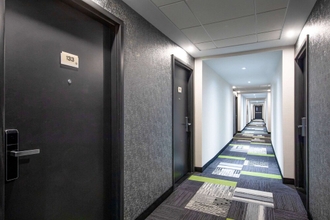 Lobi 4 Quality Inn & Suites Brossard