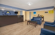 Lobby 3 Days Inn by Wyndham Muscle Shoals Florence