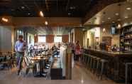 Bar, Cafe and Lounge 4 Best Western Premier Alton-St. Louis Area Hotel